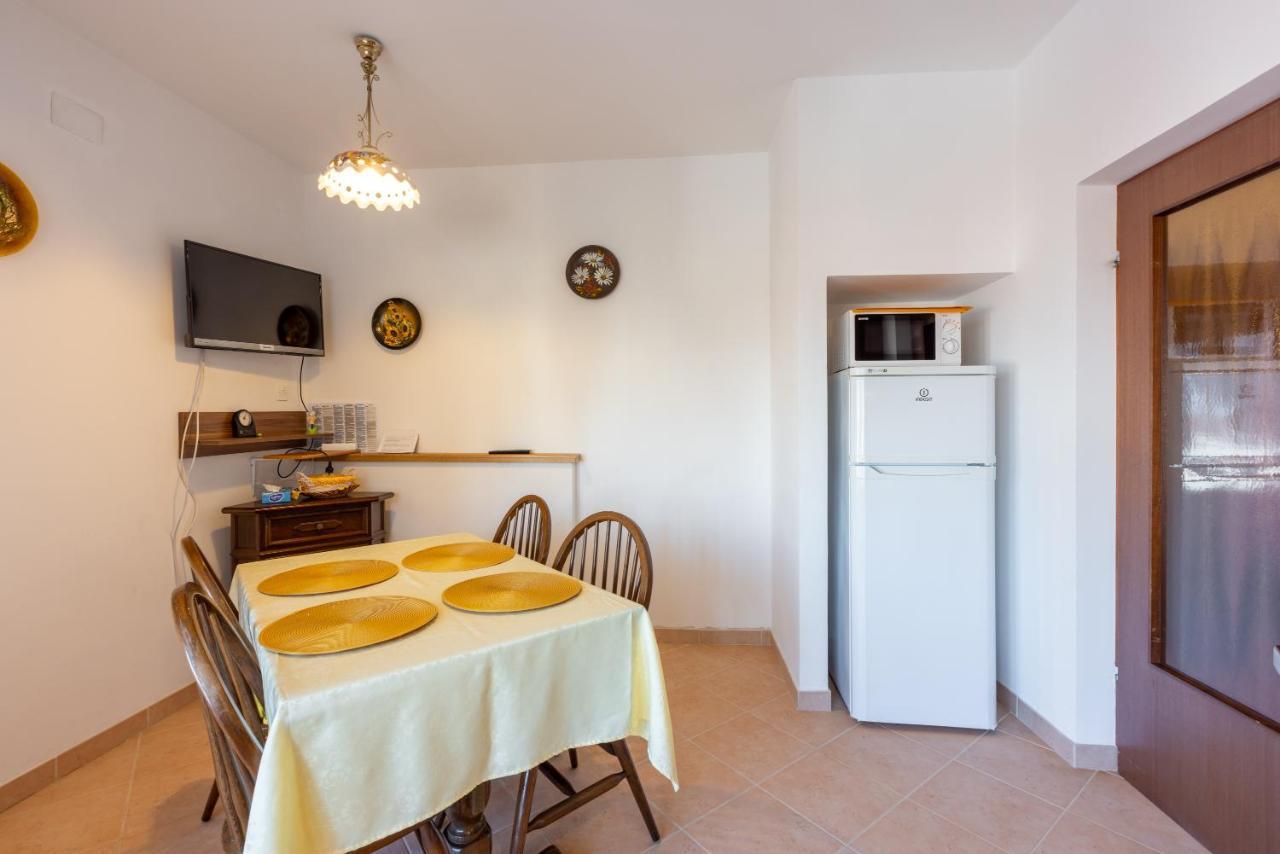 Apartments Villa Mavero Банджоле Экстерьер фото